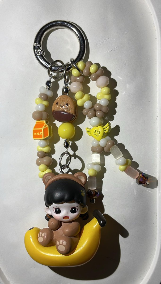 ceyystars's tweet photo. hail kak, aku crafter nih. just in case kamu suka barang barang gemas, boleh banget custom dii aku yaa (bag charm, strap phone, bracelet, necklace, etc) harganya sangat bervariasi dan negotiable. boleh sekalian check juga ignya @beadenchanted (bisa oyen)
thank you 🥰🥰 https://t.co/ifqIzSvyHw