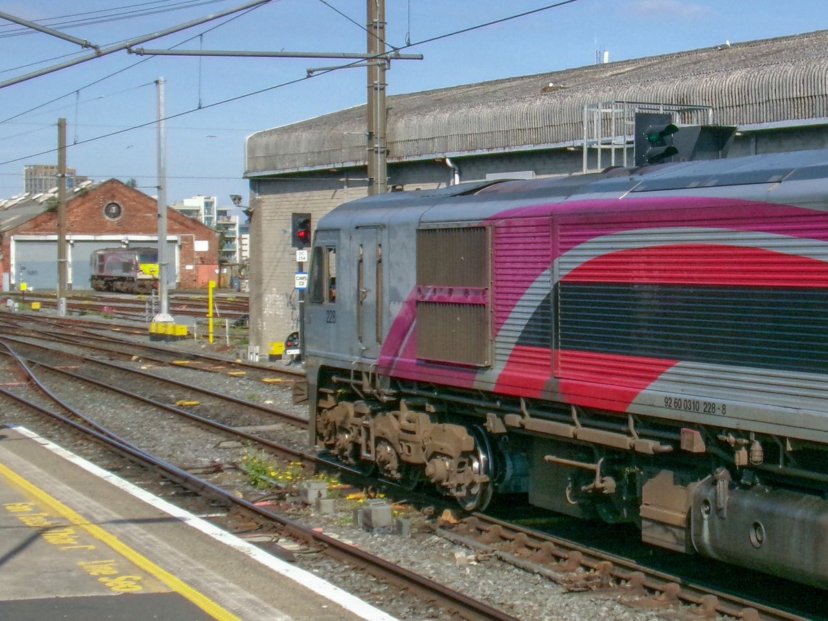 WakefulMadeDis's tweet photo. What's better than one Class 201? Two Class 201s!

228 idles in Dublin Connolly's Platform 2 ahead of the 1650 Belfast departure, whilst 206 lingers about in front of the shed (09/05/2025).

#Rivers #IrishRail #Rail #Trains #Enterprise https://t.co/XvQKEQttHS