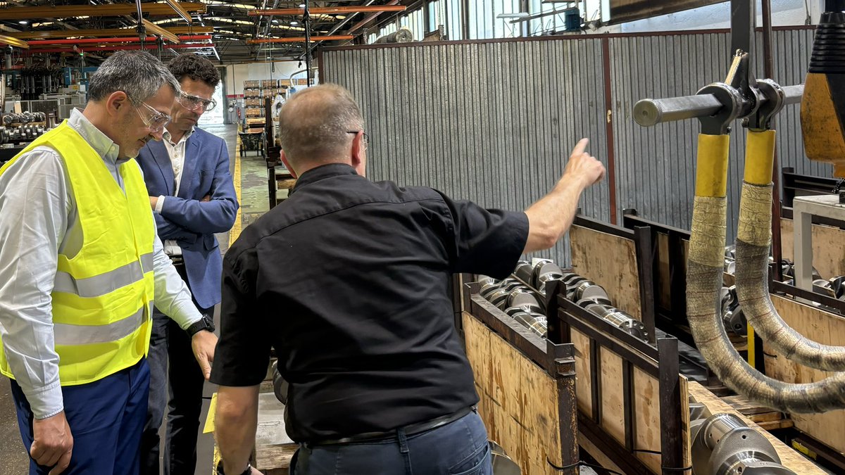 Empresa (@empresacat) on Twitter photo 📌 Visita a #COMFORSA
El <a href="/ConsellerSamper/">Miquel Sàmper</a> ha visitat aquesta empresa ripollesa, referent en forja i mecanització per als sectors de l'automoció, ferroviari i industrial.
🔩 Compromís amb la indústria, l’ocupació i el territori. 📌 Visita a #COMFORSA
El <a href="/ConsellerSamper/">Miquel Sàmper</a> ha visitat aquesta empresa ripollesa, referent en forja i mecanització per als sectors de l'automoció, ferroviari i industrial.
🔩 Compromís amb la indústria, l’ocupació i el territori.