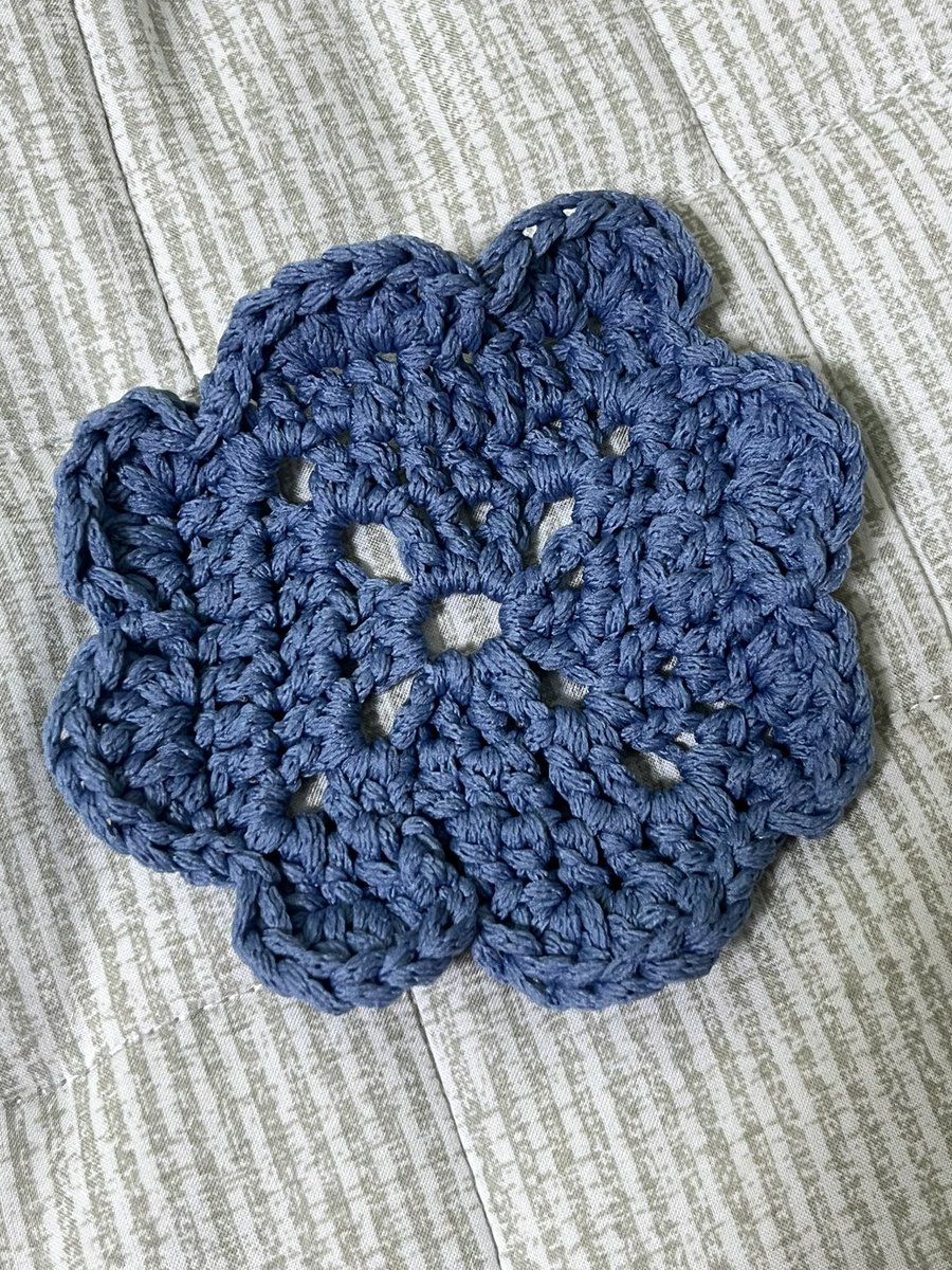 뜨개 이틀차~
어제 실패한 티코스터 준성공