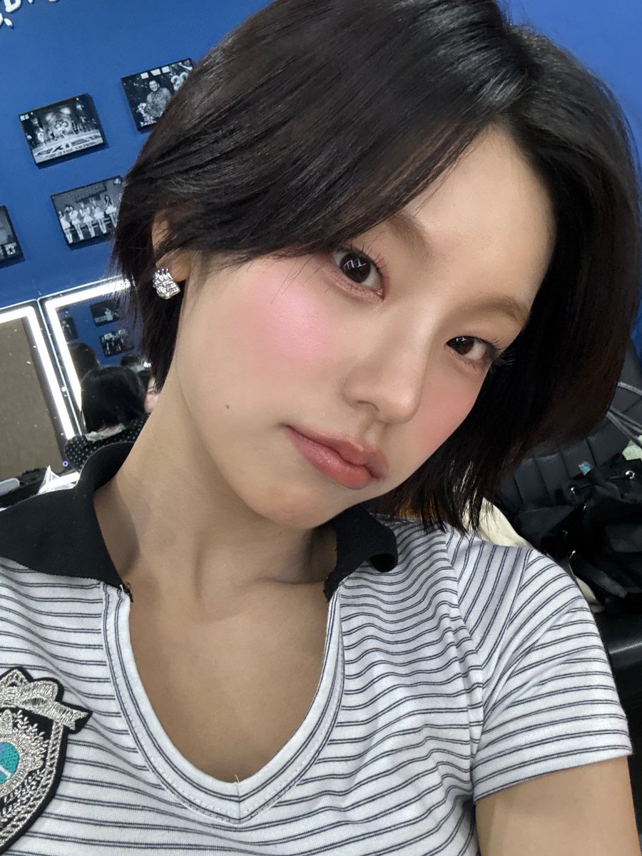 yeji bubble 🖤 tweet media