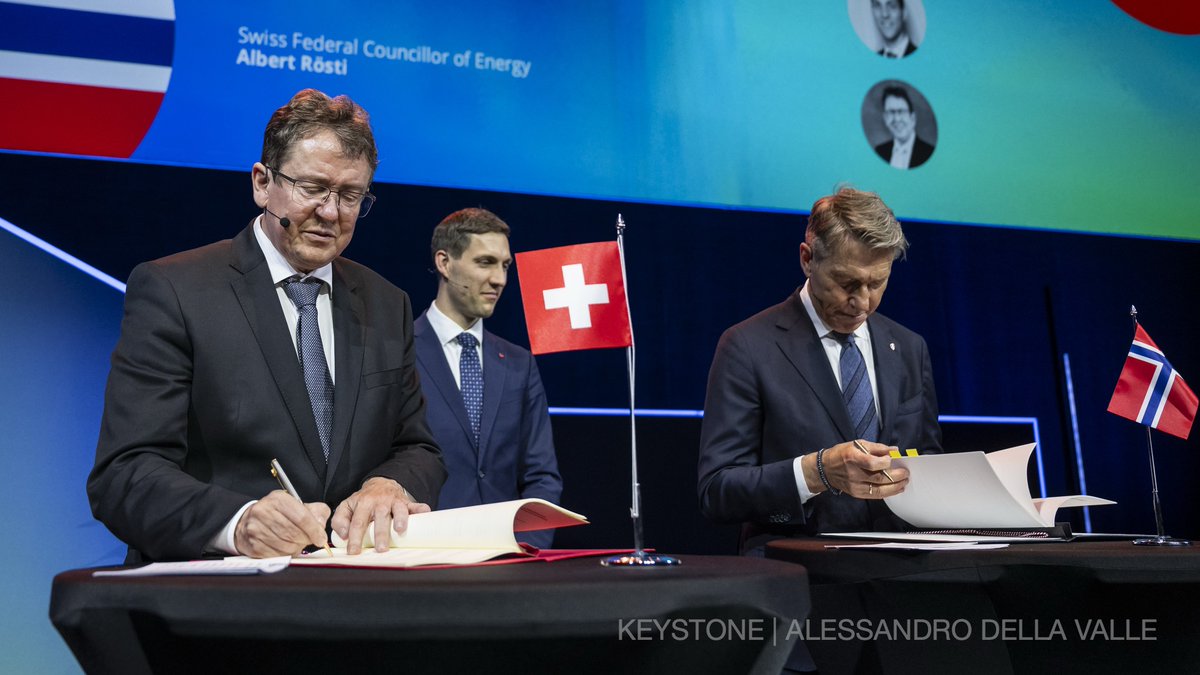Schweiz🇨🇭 und #Norwegen🇳🇴 unterzeichnen bilaterales Abkommen📝 zur #CO2Speicherung. Schweizer Unternehmen erhalten Zugang zu norwegischer #Infrastruktur. 

➡️uvek.admin.ch/dam/uvek/de/do…

#Innovation #CO2Entnahme #CarbonCapture #CarbonStorage #ClimateSolution
