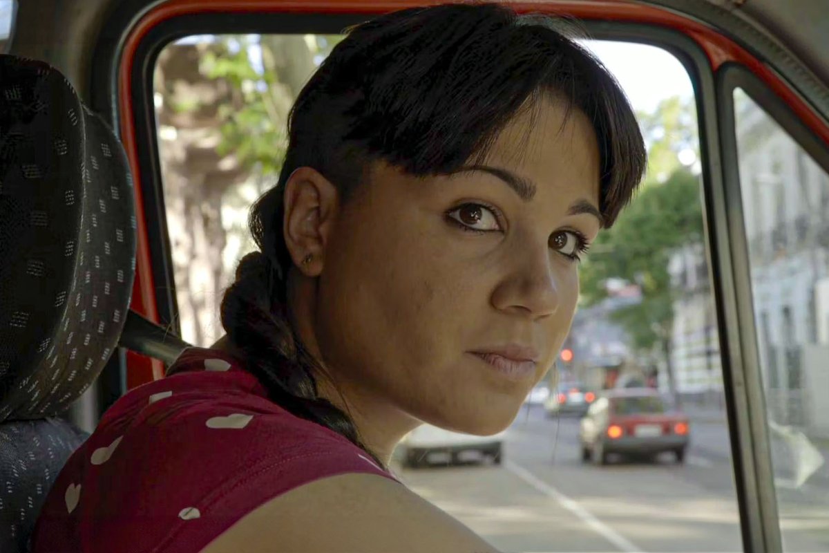 🎥 ¡Felicitamos a Lucía Garibaldi, cineasta uruguaya reconocida en el Tribeca Festival por su película Un futuro brillante! 
Lucía codirigió Irina, un corto que ganó la convocatoria Mujeres en la Actividad Productiva del MIEM (2016).
Podés verlo aquí: 

🔗 youtube.com/watch?v=-BFAzF…