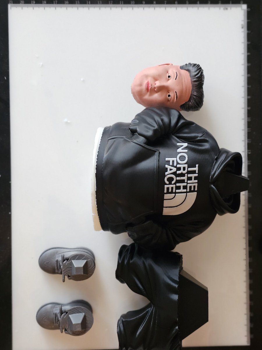 El1as's tweet photo. Had to do this one #kimjong #thenorthface #3dmodel https://t.co/GBAlP6Y5Y7