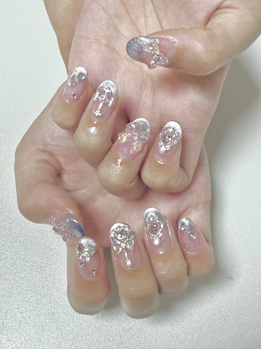 友人たちの爪を可愛くしてきましたわ💅❣️