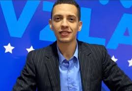 #AlertaSNTP | El periodista Gabriel González, del equipo de comunicaciones de Vente Venezuela, cumple un año privado de libertad este #17Jun.

Está recluido en El Helicoide. Aún no se celebra su juicio, no le permiten defensa privada y tampoco tiene acceso regular a visitas.