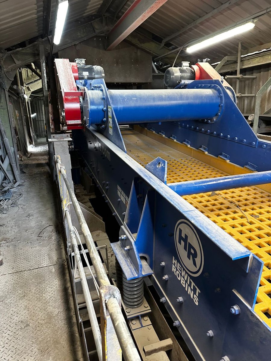 This newly installed 1.8 x 6m Hewitt Robins Single Deck Screen is now up and running, fully operational and equipped with onboard motors for maximum efficiency.

Explore our full range ➡️ hewittrobins.com

#HewittRobins #MadeToMeasure #VibratingScreen #UKManufacturing