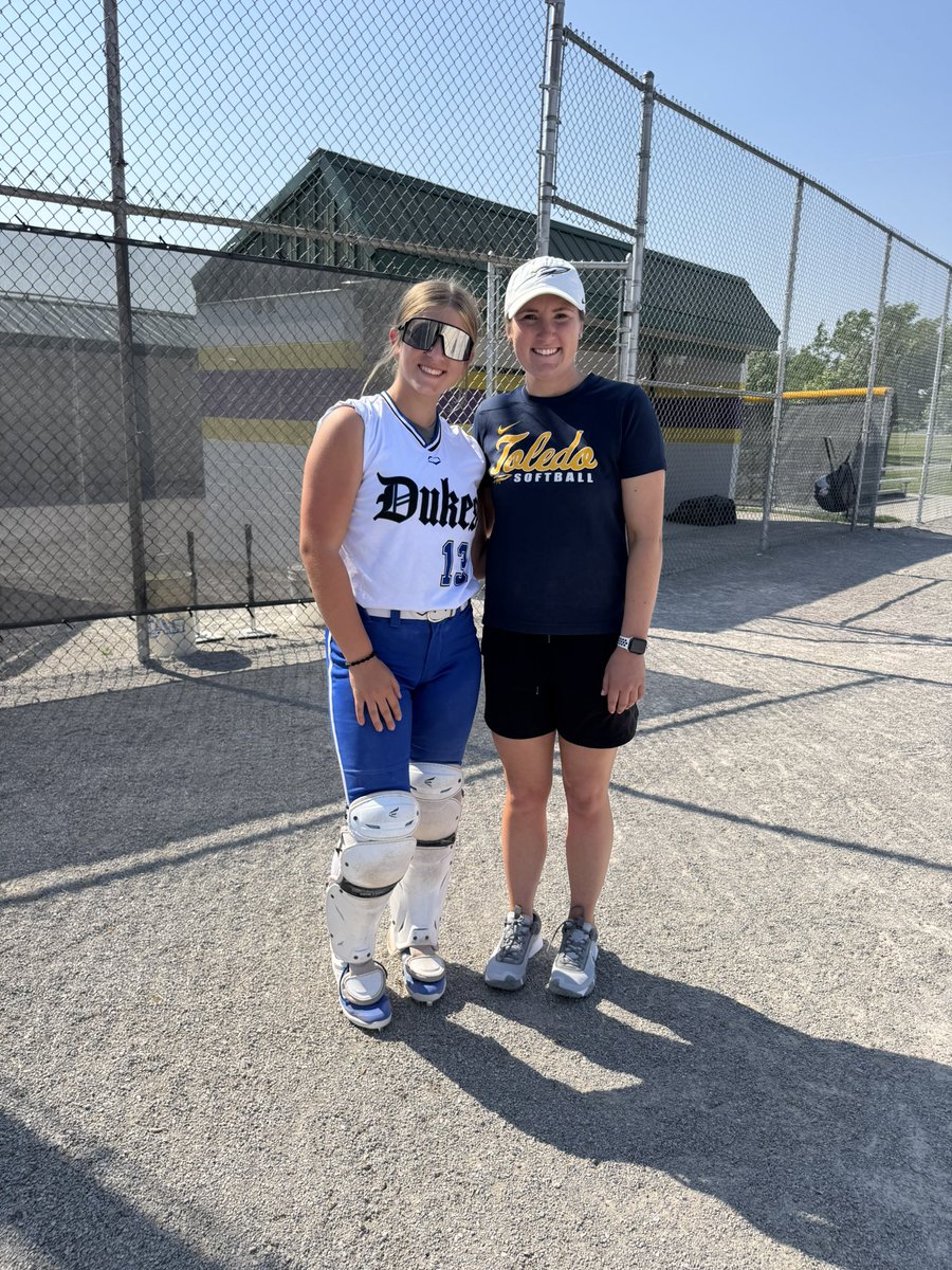 baileyoldaker29's tweet photo. I had a great time last week in #Toledo at the #ladydukes 🥎 camp getting to meet and learn from @CoachSingTexas @lmaulden15 @kayla_noch and as always @CoachScoone 
@ToledoSoftball 
@prstaggs @oliviaadyan https://t.co/avOyPzKXSU