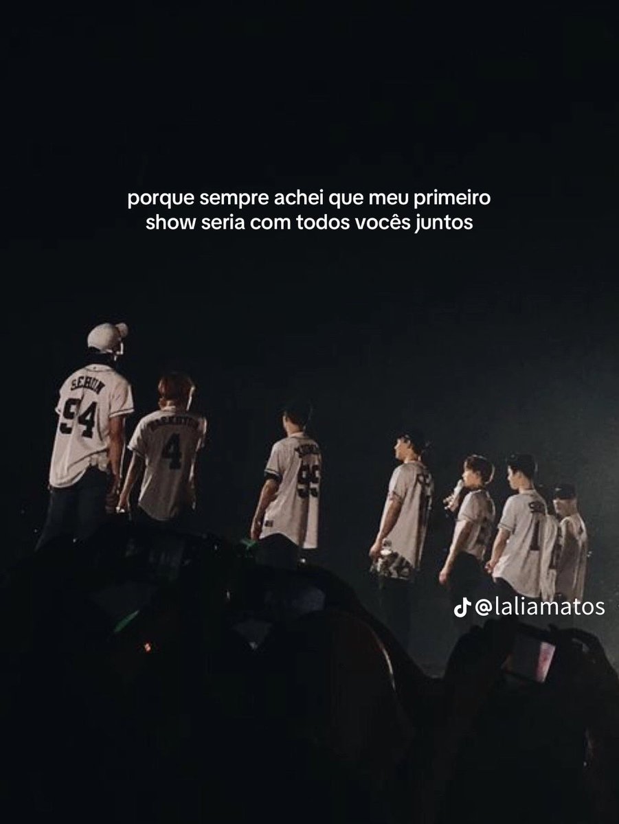 isa VAI VER O SKZ NO RIR tweet media