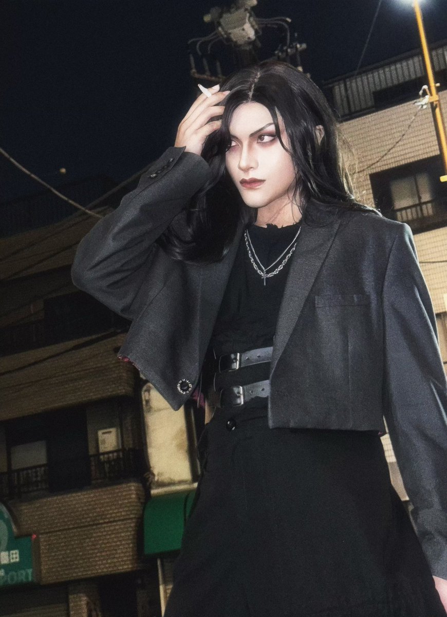 ZACKTcos's tweet image. Harajuku day fit 🌹🖤