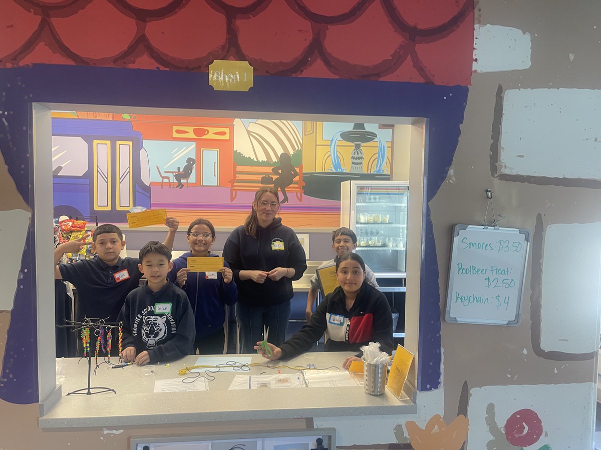 FrontierSchools's tweet image. Our #FSIMiddle Tigers had a great time on their field trip to the School of Economics! 🐯💼

They learned all about money management, business, and being responsible citizens. Great job, Tigers!