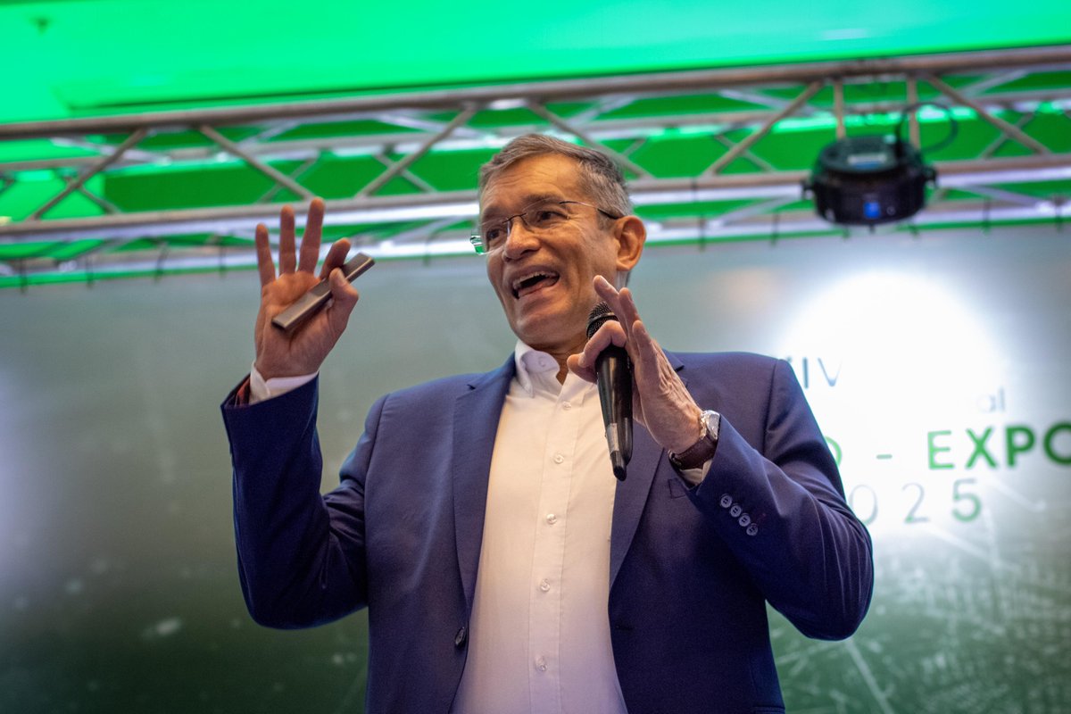 Analdex Colombia (@analdexcolombia) on Twitter photo #AnaldexEnLasRegiones Damos comienzo al XIV Foro Regional Impo-Expo 2025, desde Cali, con más de 200 asistentes. <a href="/javierDiazMo/">Javier Diaz Molina</a> hace la apertura de esta actividad, con la conferencia 'Retos y desafíos del comercio exterior en un contexto geopolítico cambiante'. "La revisión de #AnaldexEnLasRegiones Damos comienzo al XIV Foro Regional Impo-Expo 2025, desde Cali, con más de 200 asistentes. <a href="/javierDiazMo/">Javier Diaz Molina</a> hace la apertura de esta actividad, con la conferencia 'Retos y desafíos del comercio exterior en un contexto geopolítico cambiante'. "La revisión de