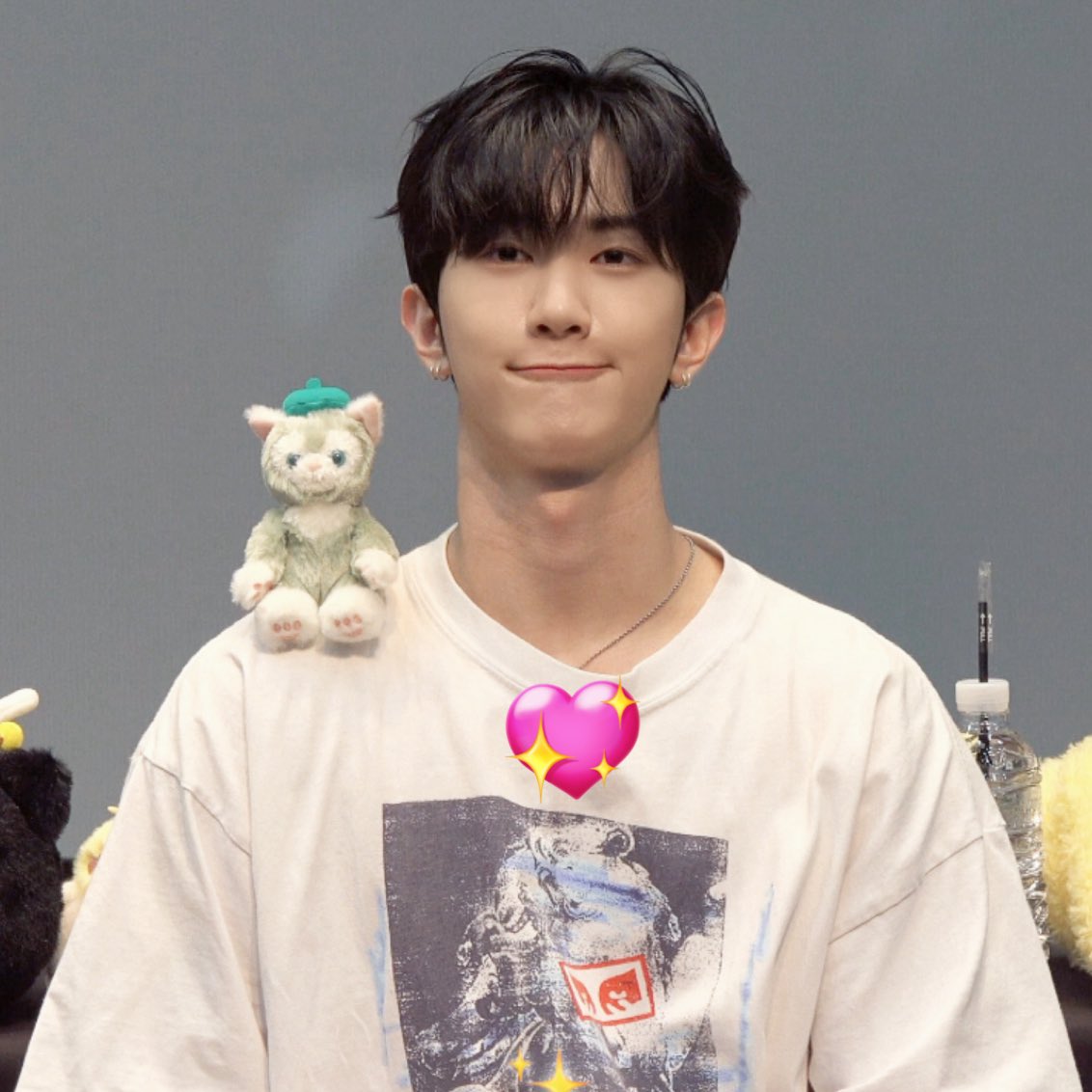 bitmuni629's tweet photo. ㅇㅏ진짜똑같이생겻다😆 #경문 https://t.co/TPsSjQXaPB