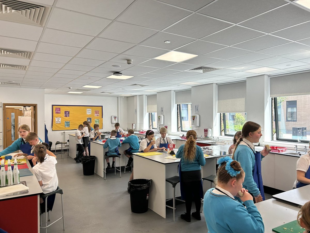MrGriffithsHWB (@mrgriffithspe) on Twitter photo Well done to Year 5/6 who made some delicious rainbow wraps in food and nutrition this afternoon! 🥒🙌🏼<a href="/TCS_HWB/">Health & Wellbeing</a> <a href="/TCS_Y5_Y6/">Tonyrefail Year 5 & 6</a> Well done to Year 5/6 who made some delicious rainbow wraps in food and nutrition this afternoon! 🥒🙌🏼<a href="/TCS_HWB/">Health & Wellbeing</a> <a href="/TCS_Y5_Y6/">Tonyrefail Year 5 & 6</a>
