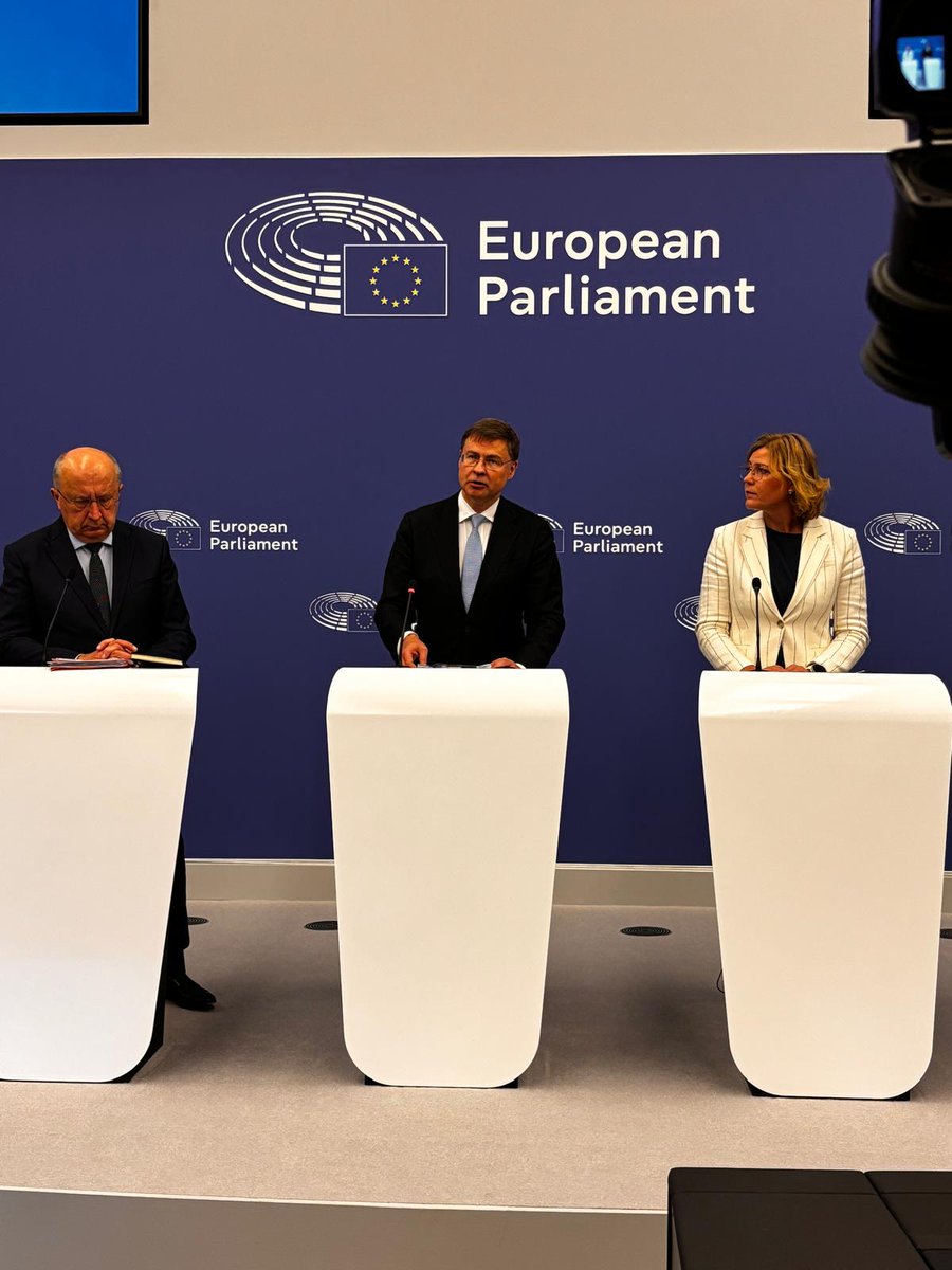 Lai stiprinātu 🇱🇻 un 🇪🇺 aizsardzību, <a href="/EU_Commission/">European Commission</a> piedāvā novērst šķēršļus, kas kavē ES militāro nozari. Birokrātijas mazināšana palīdzēs ātri un efektīvi ieguldīt papildu €800 miljardus, ko aizsardzībai paredzēts mobilizēt tuvāko gadu laikā.

➡️Plašāk: europa.eu/!9MHnmV