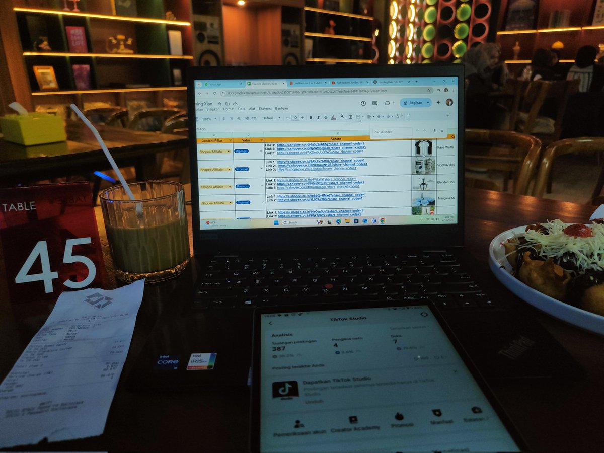 Adit50473373's tweet image. Pejuang Cuan💸💵, Pulang Ngantor tetap kerja untuk diri sendiri. 
Mngkin dewasa, duduk sendirian di cafe, ngopi sambil ngerjain content planning tuh, gppa bgt, malah mngkin nyaman dn ga harus di temenin siapa².
#palembang #sociospace #contentrepurposing