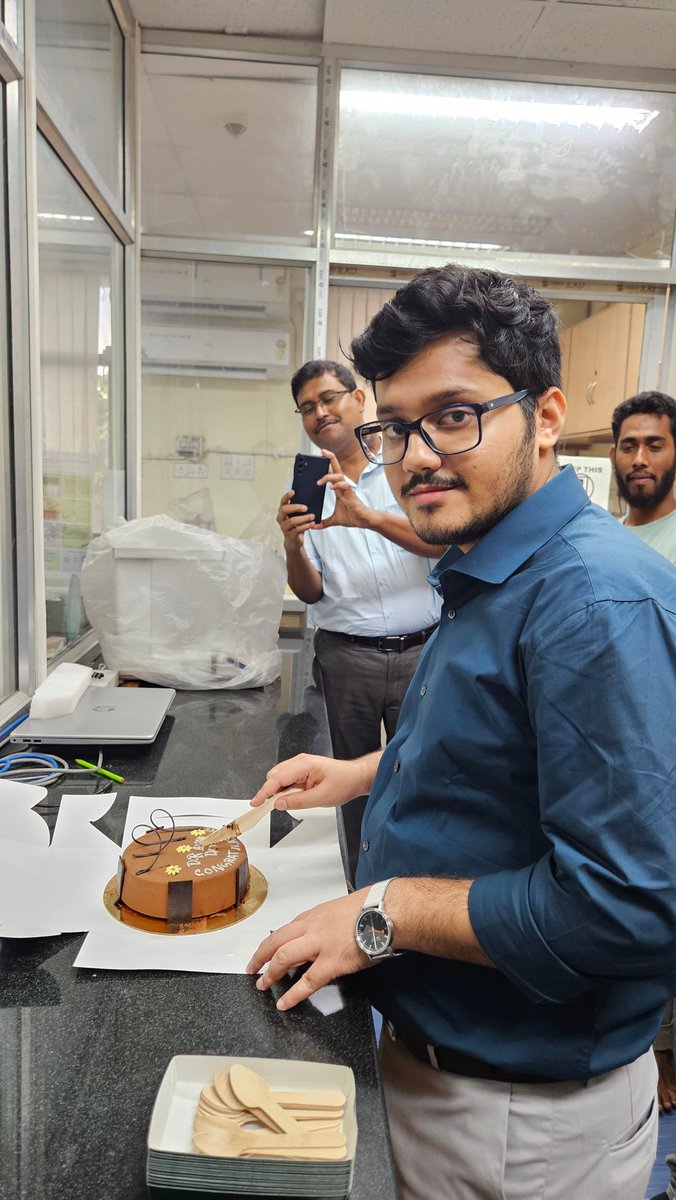 SM Lab tweet media