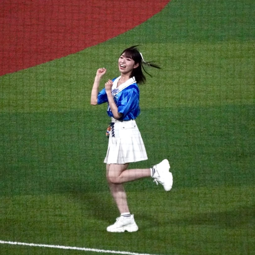 777nanasama's tweet photo. ちょっと遠かったけど…
ずきかわいかった🎀

#AKB48 #山内瑞葵
#YIS2025 #アイドルシリーズ 
#baystars https://t.co/Nnof5aPWCh