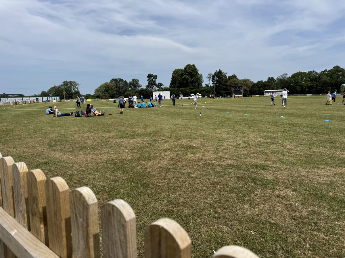 A fabulous day of cricket at Manor Park today for the annual summer Lord’s Taverners Softball Competition 🏏

120 Children (not all pictured) were involved from 12 SEND Schools and had lots of fun in the sun ☀️ 

#SchoolsCricket #DisabilityCricket