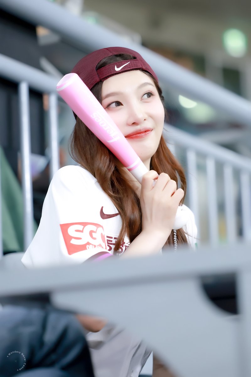 WNCJOY's tweet photo. 250610 키움 시구
#조이 #레드벨벳 #Joy #Redvelvet #박수영 #ジョイ https://t.co/sUfsnz8esT
