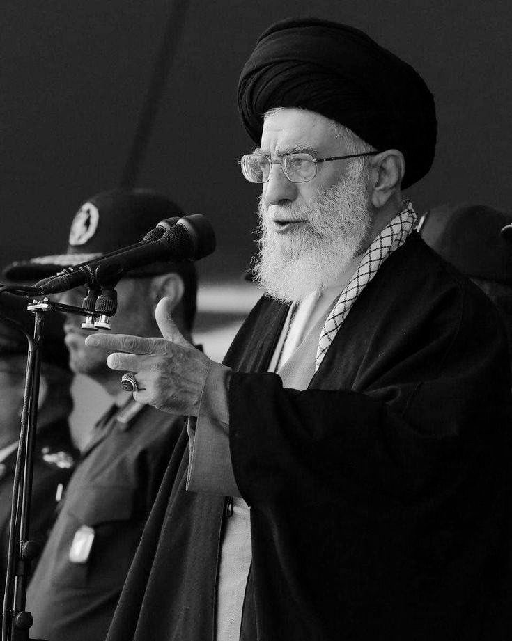 🚨وكالة أنباء فارس:

"بأمر خامنئي.. تعيين 10 أسماء بديلة كرؤساء أركان للجيش لضمان عدم حدوث خلل في عملية القيادة"