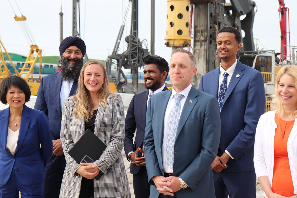 Prabmeet Sarkaria (@prabsarkaria) on Twitter photo 🚧 We’ve officially broken ground on the East Harbour Transit Hub!
Set to become Toronto’s second busiest station after Union, this major hub will connect the Ontario Line with <a href="/GOtransit/">GO Transit</a>, serve over 100,000 daily riders and support more than 50,000 local jobs.
#onpoli #transit 🚧 We’ve officially broken ground on the East Harbour Transit Hub!
Set to become Toronto’s second busiest station after Union, this major hub will connect the Ontario Line with <a href="/GOtransit/">GO Transit</a>, serve over 100,000 daily riders and support more than 50,000 local jobs.
#onpoli #transit