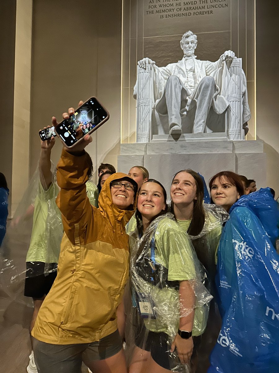 TNELECTRIC's tweet image. 132 high school juniors are experiencing a trip of a lifetime serving as delegates on the 2025 Washington Youth Tour this week.

#TNWYT