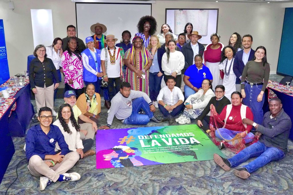 Inician tres días de encuentro, aprendizaje y protección con personas defensoras de derechos humanos, en el marco de la campaña #DefendamosLaVida. Junto a <a href="/ONUHumanRights/">ONU Derechos Humanos Colombia</a> construimos estrategias de autoprotección. Defender los derechos humanos es vital para la democracia.