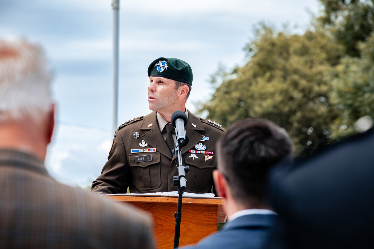 US_SOCEUR's tweet image. Lt. Gen. Richard E. Angle, SOCEUR commander, spoke at the French Resistance Monument—honoring #SOFinEurope in WWII—during the 81st D-Day anniversary. He and CSM Steven W. Fields also visited Omaha Beach to commemorate the historic sacrifice. #DDay81