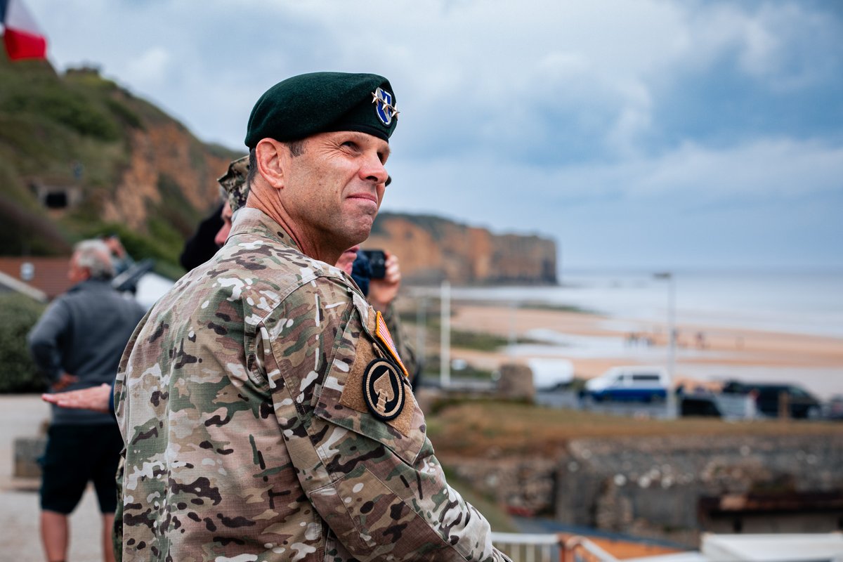 US_SOCEUR's tweet image. Lt. Gen. Richard E. Angle, SOCEUR commander, spoke at the French Resistance Monument—honoring #SOFinEurope in WWII—during the 81st D-Day anniversary. He and CSM Steven W. Fields also visited Omaha Beach to commemorate the historic sacrifice. #DDay81