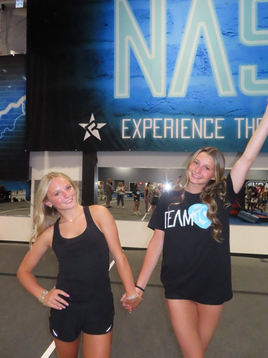 danibeall1's tweet photo. had the absolute best time with my #TEAMiC fam 🫶🏼 @InsideCheer https://t.co/zQtWHEgPcK