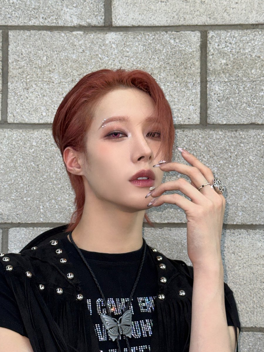 250617 — photo 📷 XLOV's Rui looks heavenly in his bedazzled