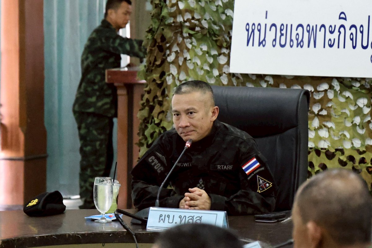 RTARF_PR's tweet photo. “ปกปัองปฐพี พิทักษ์แผ่นดิน”
ผู้บัญชาการทหารสูงสุด ตรวจเยี่ยมการฝึกเตรียมความพร้อม “หน่วยเฉพาะกิจปฏิบัติการพิเศษร่วม” https://t.co/F42VbwCzuQ?
#CTOC
#หน่วยเฉพาะกิจปฏิบัติการพิเศษร่วม
#JointSpecialOperationsTaskForces
#ไทยนี้รักสงบแต่ถึงรบไม่ขลาด
#WEAREONEWEWIN https://t.co/D8qHqLLEpH