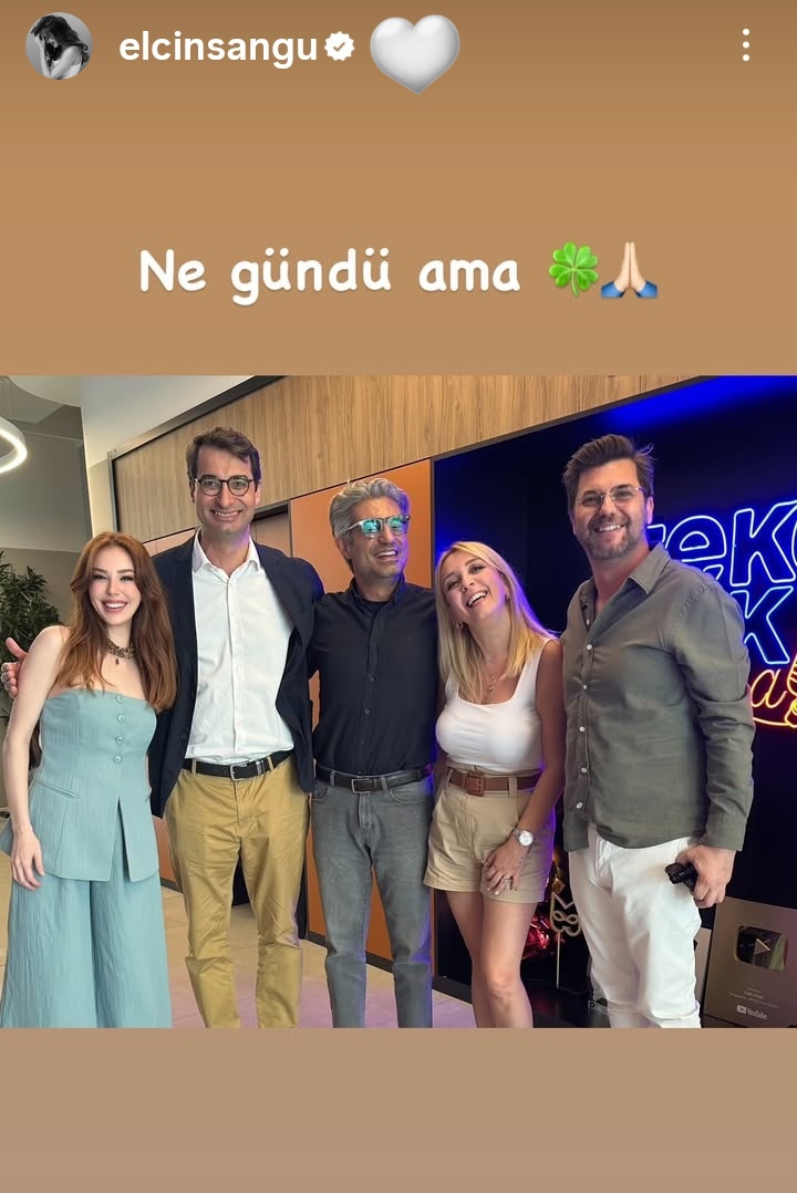 Historia de Instagram
Elçin Sangu #ElçinSangu 🧡🐝