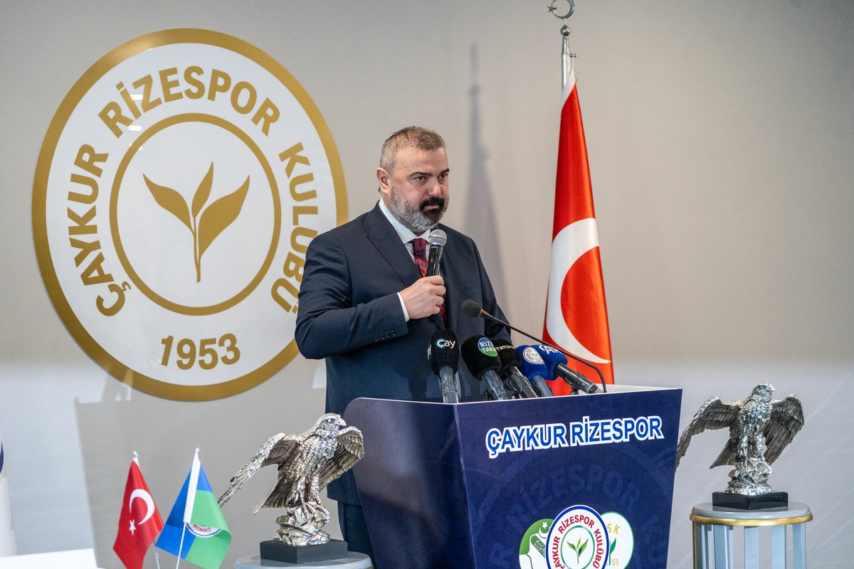 sehriatmaca's tweet photo. ℹ️ Futbol Şube Sorumluları Mezuniyetleri: Türk Dili ve Edebiyatı, Radyo ve Televizyon
ℹ️ Altyapı Şube Sorumluları Mezuniyetleri: Türk Dili ve Edebiyatı, Çevre Mühendisliği

Yönetim kurulu görev dağılımları 👉 https://t.co/cPVoDWNCNg https://t.co/3v5fUie83N