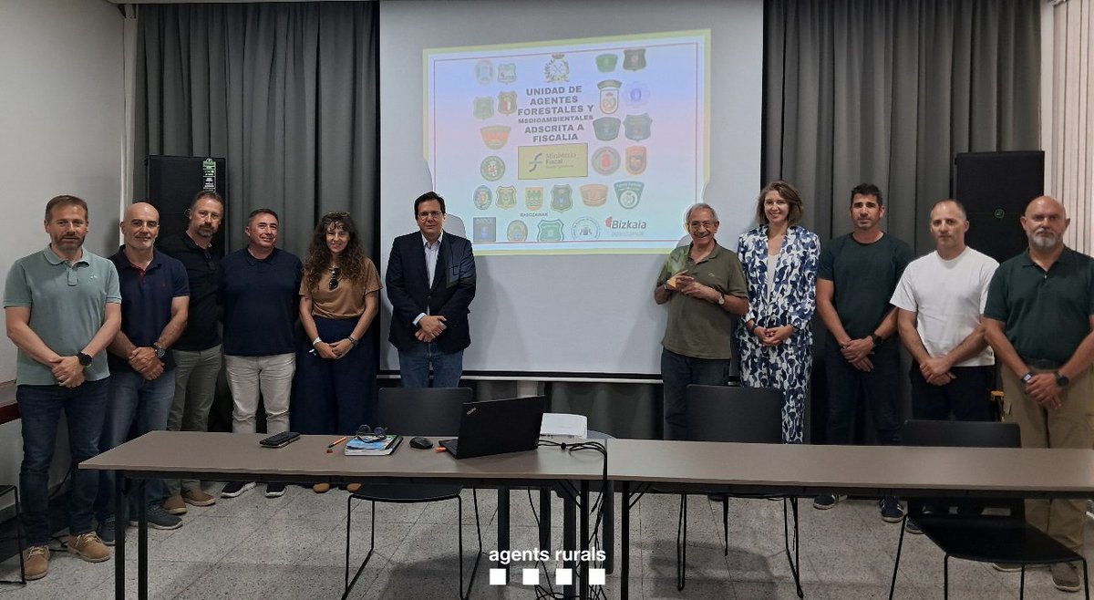 ⚖️ El Cos d’#AgentsRurals ha estat designat interlocutor amb la Fiscalia General de l’Estat en delictes mediambientals per a Catalunya, País Valencià i Illes Balears.

🎯 L’objectiu és millorar la coordinació i homogeneïtzar criteris d’actuació.

ℹ gen.cat/443I0ux