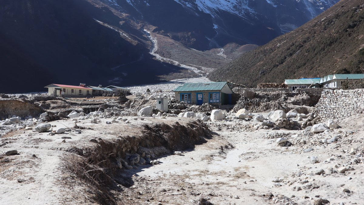 The message from the mountains is clear: vulnerable communities can’t afford to wait. 🏔️

At the #SagarmathaSambaad, #Nepal spotlighted Loss &amp; Damage in a session co-hosted by <a href="/UNDP/">UN Development</a> &amp; <a href="/icimod/">ICIMOD</a>, calling for urgent finance, justice, &amp; global action.

🔗 More: go.undp.org/GLOF