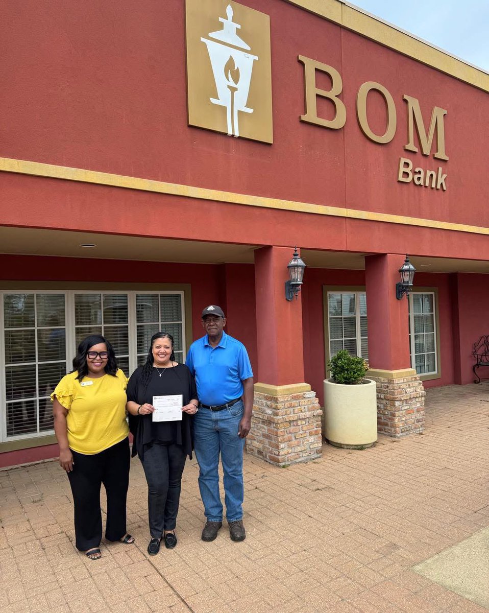 BOM (@bomest1903) on Twitter photo BOM was proud to sponsor the 16th Annual James Oliphant Memorial Golf Tournament. Money raised from the event will benefit the James Oliphant endowed <a href="/NSULA/">Northwestern State University</a> Football Scholarship. Pictured L-R: BOM’s Katrice Below, Nicole Gray (NSU Foundation Board of Directors) & Odell Oliphant. BOM was proud to sponsor the 16th Annual James Oliphant Memorial Golf Tournament. Money raised from the event will benefit the James Oliphant endowed <a href="/NSULA/">Northwestern State University</a> Football Scholarship. Pictured L-R: BOM’s Katrice Below, Nicole Gray (NSU Foundation Board of Directors) & Odell Oliphant.