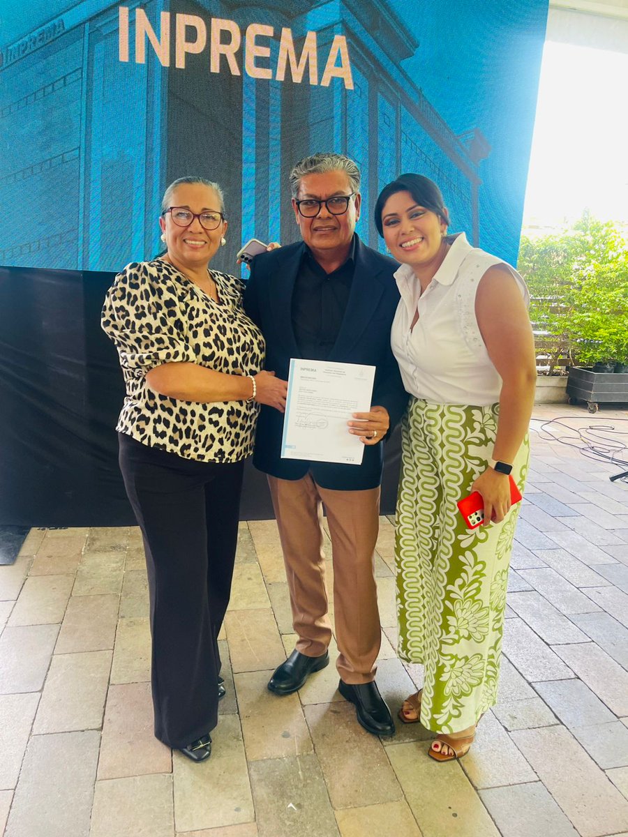 inpremahn_'s tweet photo. 🎉 El INPREMA da una cordial bienvenida a los 248 nuevos jubilados y pensionados 👩🏫👨🏫
Que esta etapa traiga consigo alegría, nuevas experiencias y oportunidades 🌟✨
¡Enhorabuena! 🎊💙
#INPREMA #JubilaciónDocente #BienestarMagisterial https://t.co/MU9FKVnLjz