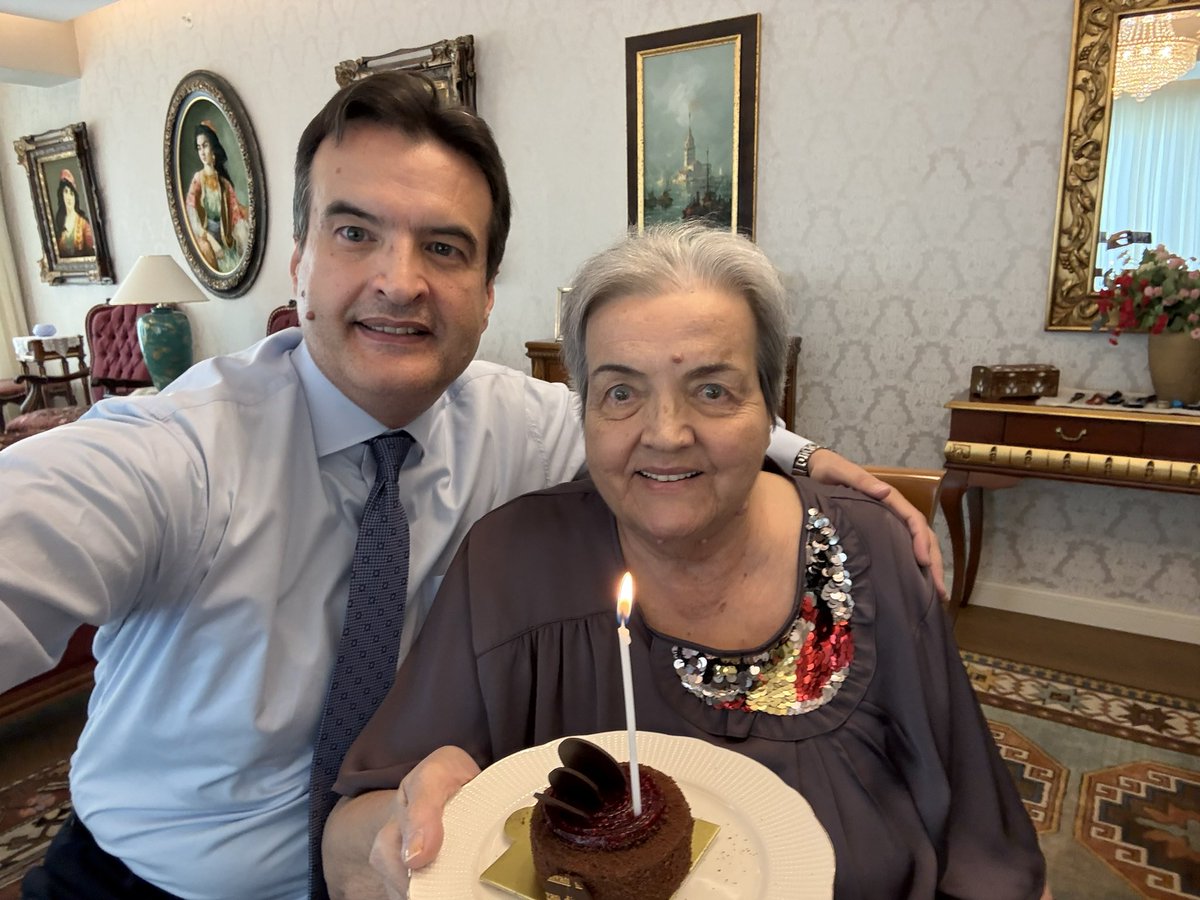 Doğumgünün kutlu olsun canım annem 🎂💐😘❤️Hep birlikte daha nice mutlu yaşlara 🧿🙏