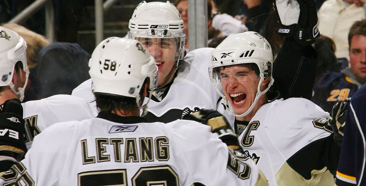 _Notorious_23's tweet photo. 3x Stanley Cups
16x Playoff Appearances
4x Stanley Cup Appearances
5x ECF Appearances 
20x Seasons together
3805 Pts combined
longest tenured core in NHL history and the most successful... Just appreciate the last ride with these 3 no matter what the season results in https://t.co/lZtwRg7PTD