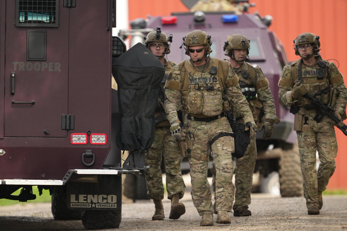 Many lawmakers on list of suspected Minnesota shooter vow not to bow down

apnews.com/article/minnes…