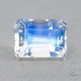 suigemstone's tweet image. 透明感と鮮やかなブルーのシラーが魅力のロイヤルブルームーンストーンと幻想的なブルーグリーンを基調とした虹感と裏側から覗くオレンジシラーが不思議なレインボームーンストーン。色んなムーンストーンを集めたのでぜひお気に入りを探してみて欲しい⟡.·︎︎☾*。