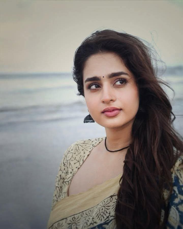 सुनो ..!!
भूले तो नहीं न ..
मेरी #सिसकियां कर्ज है तुम पर..!!