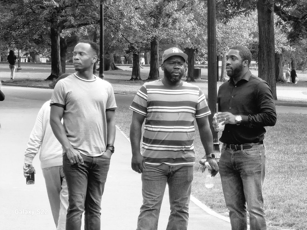 Nan moman dèy,zanmi yo te pase bay RESPÈ a.Nou pranl pou sa li ye a.MÈSI frangin💜 ⚫️✌️