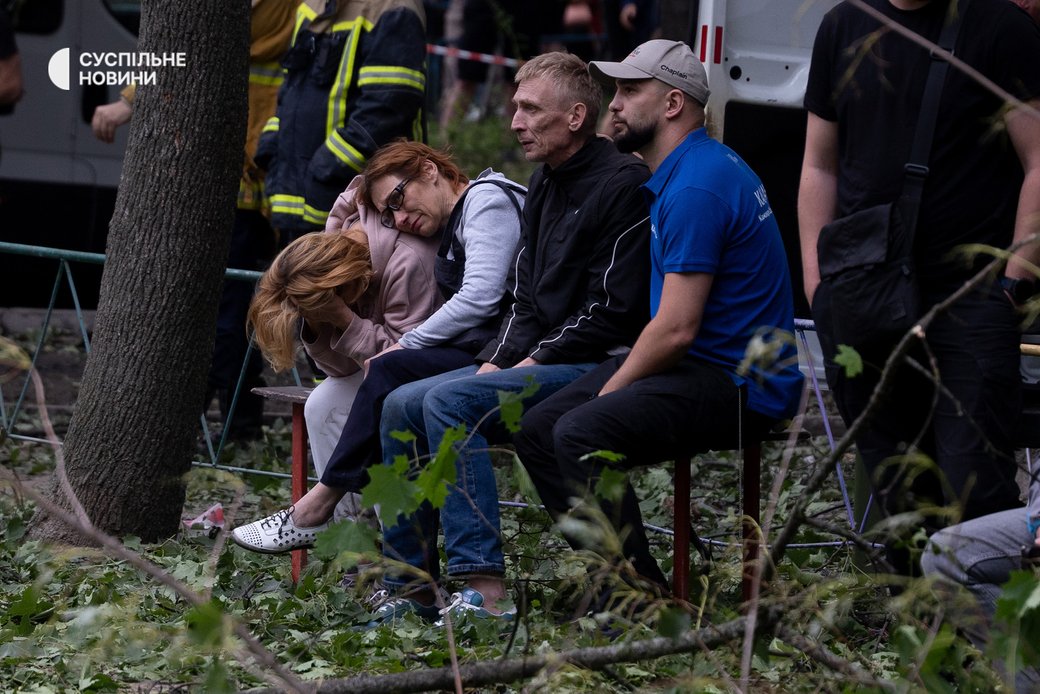 Ma perché parlare di "TRUMP" che, fin dall'inizio, si è detto contrario al supporto all'Ucraina nella sua guerra di difesa contro l'aggressione russa? 

Dov'è la condanna del brutale attacco da parte delle autorità europee? Dov'è l'immediata approvazione del 18° pacchetto di