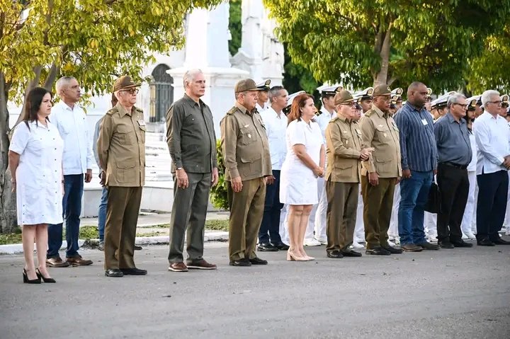 🇨🇺| El presidente <a href="/DiazCanelB/">Miguel Díaz-Canel Bermúdez</a> encabezó el Acto político y ceremonia militar en ocasión del 120 Aniversario del fallecimiento del Mayor General Máximo Gómez, General en Jefe del Ejército Libertador.