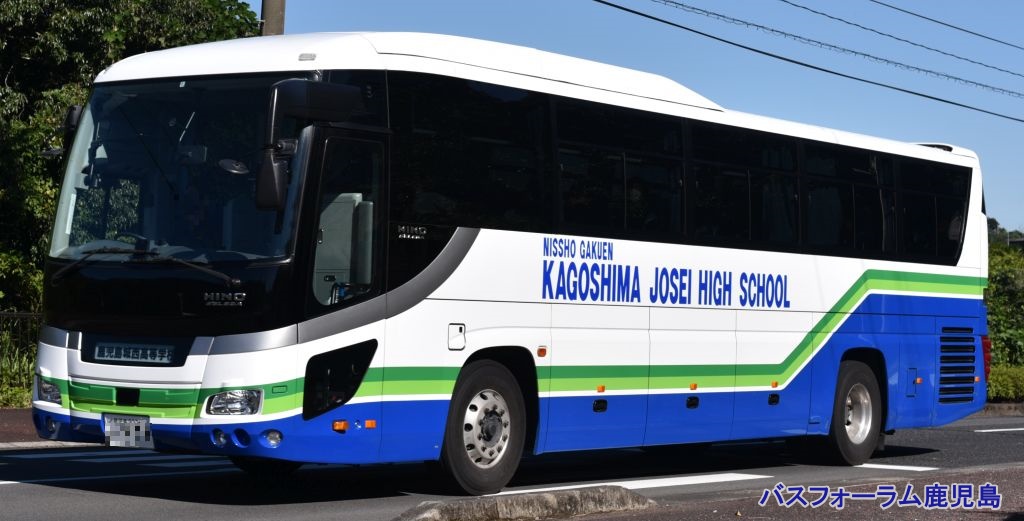 城西高校のスクールバスも、ハイデッカーが活躍中。 2台いるのかな？