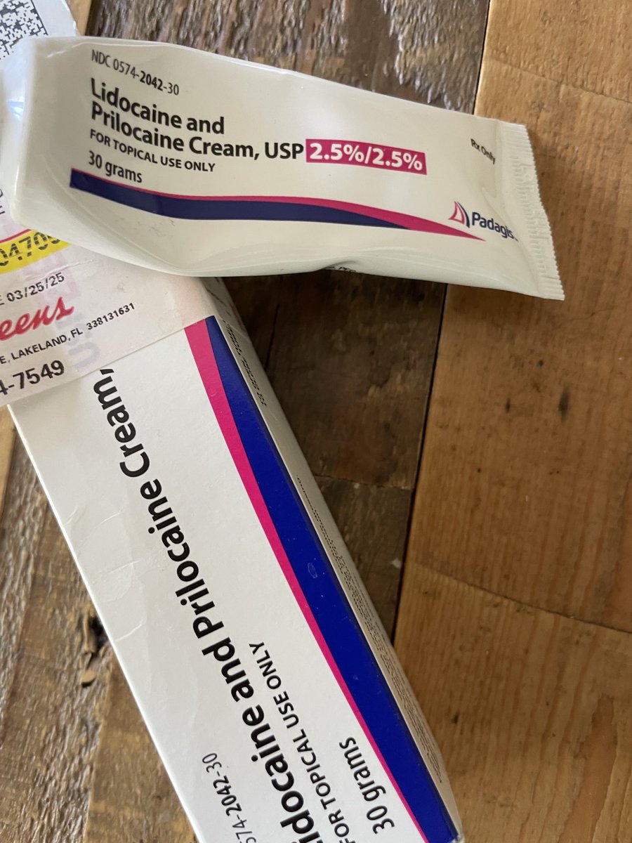 _HollyCain's tweet image. My saving grace today! Lots of labs through chest port… big appointment w cancer docs! 🙏 
#stayingpositive ✌️