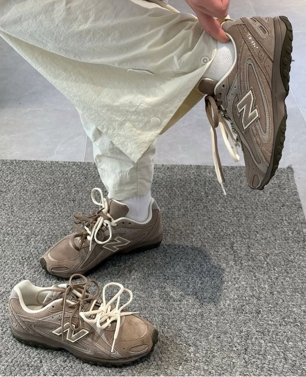 New Balance 204L — honestly, I’ve had enough of the whole double laces thing. The shoe is nice though